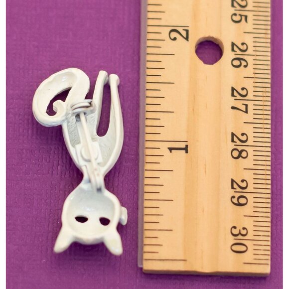 Vintage Mid Century Glossy White Cat Brooch - Q9 - Picture 3 of 3